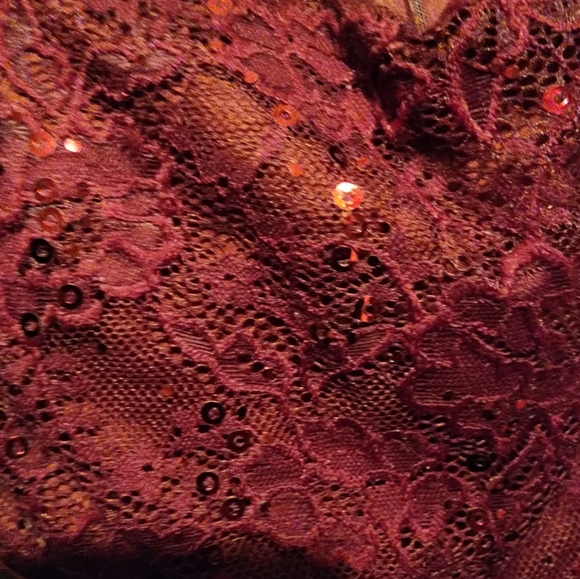 Maroon fancy dress, size 0 gorgeous dress - Picture 4 of 6